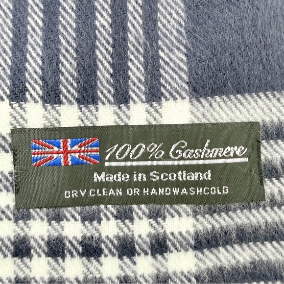 Made in Scotland Cashmere Navy Blue White Red Fringe Scarf 13.5 x 68” - Picture 12 of 12